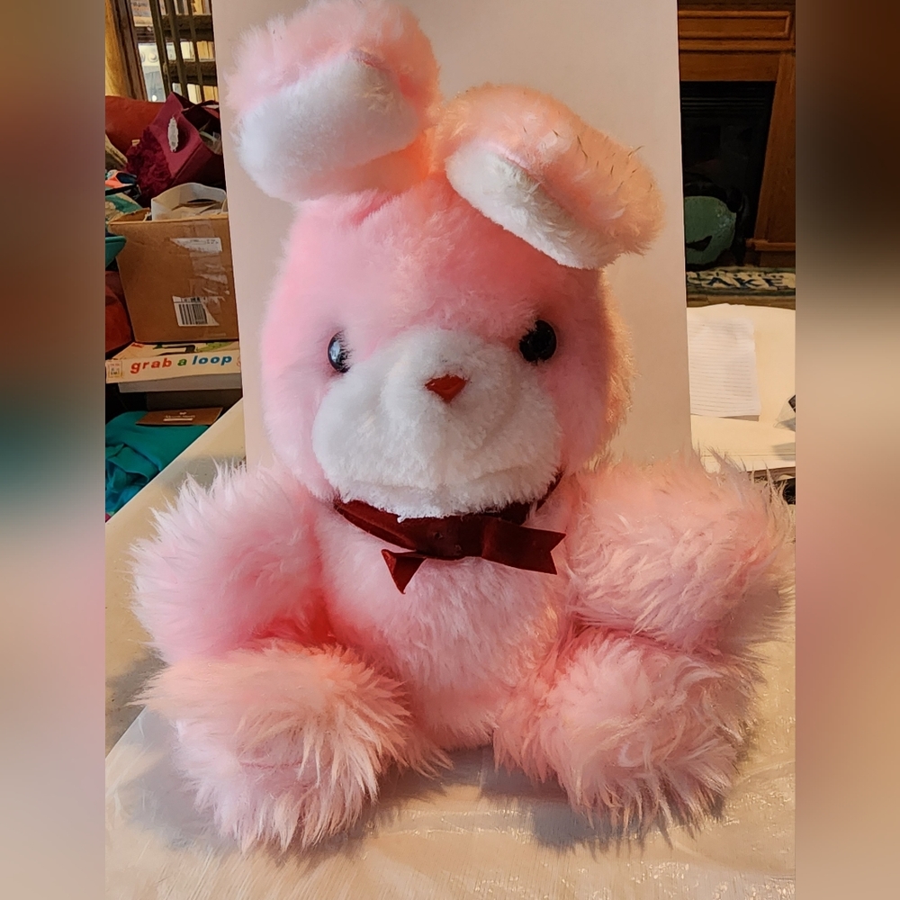 1985 LTD Commodities Pink Battery Operated Easter Bunny Rabbit NOT TESTED 12"